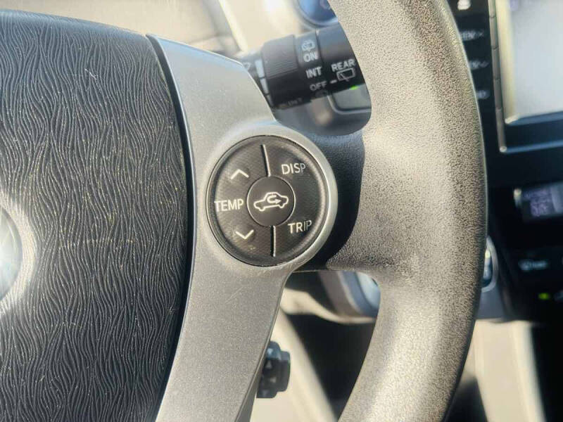 2014 Toyota Prius v Two