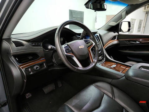 2020 Cadillac Escalade Luxury