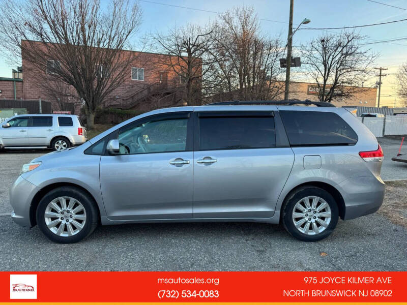 2012 Toyota Sienna LE 7-Passenger