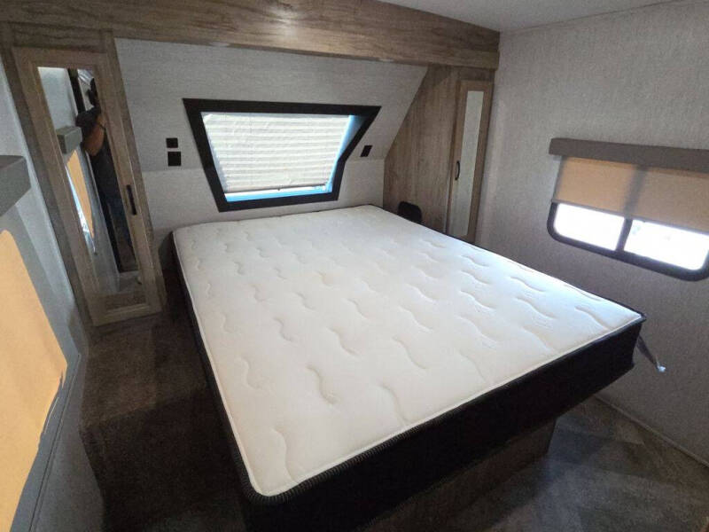 2022 Palomino 294DBHS