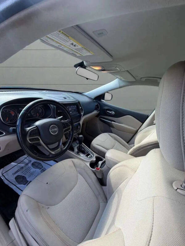 2019 Jeep Cherokee Latitude