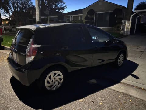 2016 Toyota Prius c One