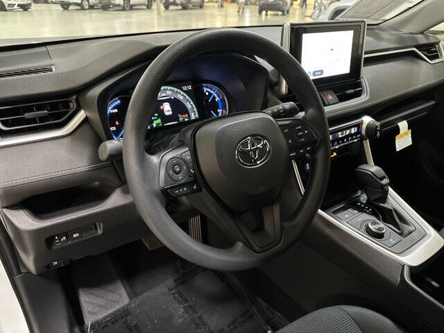 2025 Toyota RAV4 Hybrid LE