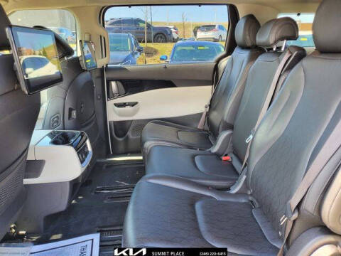 2023 Kia Carnival SX