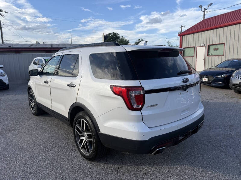2017 Ford Explorer Sport