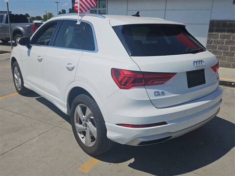 2021 Audi Q3 quattro Premium 40 TFSI