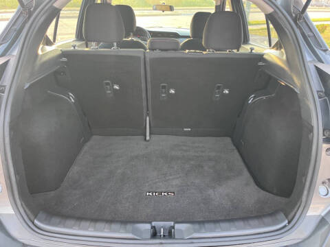 2019 Nissan Kicks SR