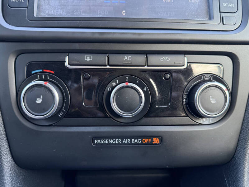 2012 Volkswagen Golf 2.5L PZEV