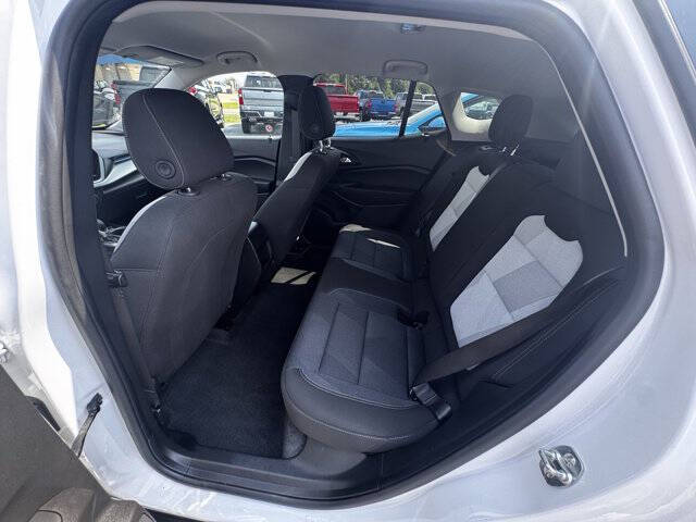 2025 Chevrolet Trax LS