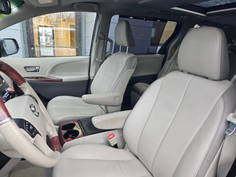 2014 Toyota Sienna Limited 7-Passenger