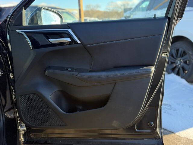 2023 Mitsubishi Outlander PHEV SE