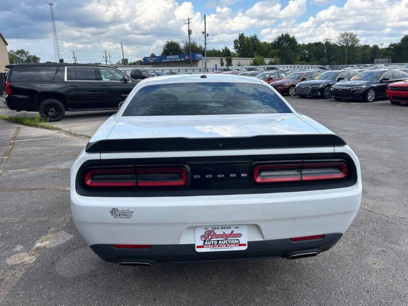 2019 Dodge Challenger SXT