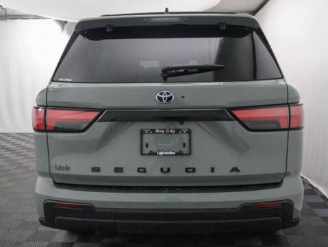 2024 Toyota Sequoia SR5