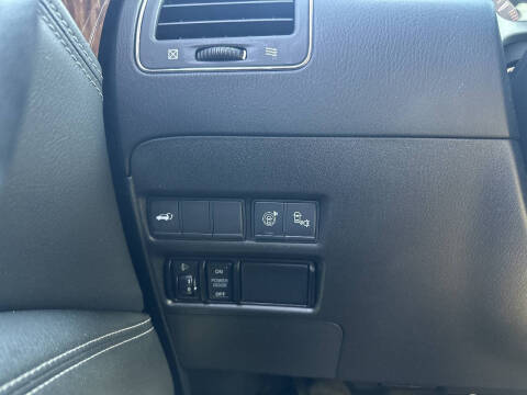 2017 Nissan Armada SL