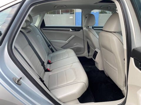 2016 Volkswagen Passat 1.8T SE