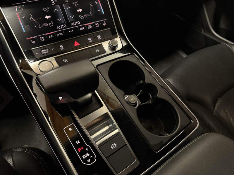 2019 Audi Q8 quattro Premium Plus 55 TFSI