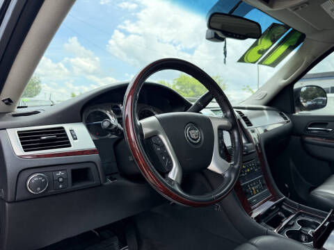 2013 Cadillac Escalade Luxury