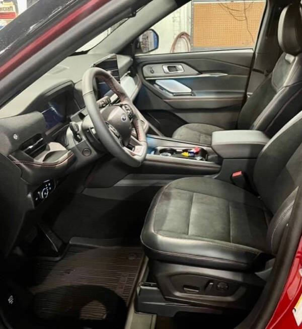 2025 Ford Explorer ST