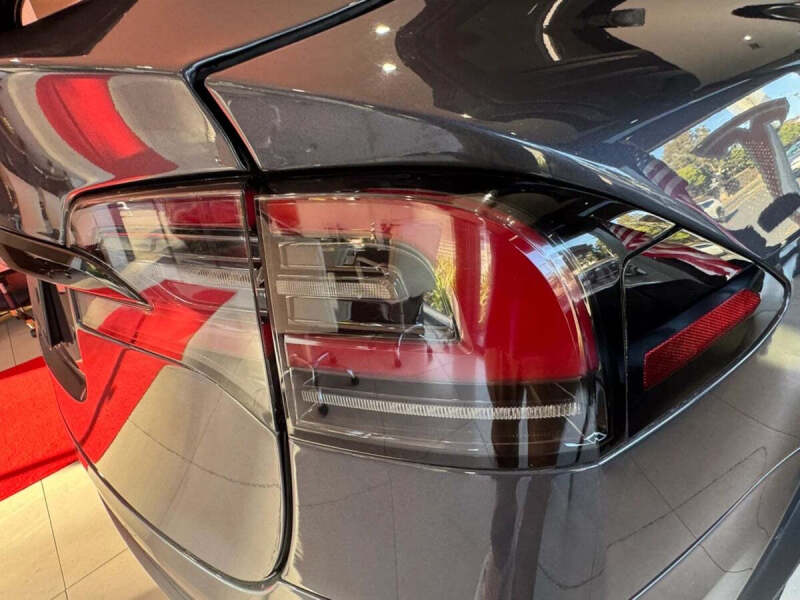 2023 Tesla Model X Standard Range