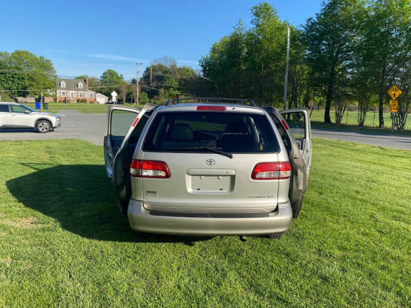2002 Toyota Sienna LE