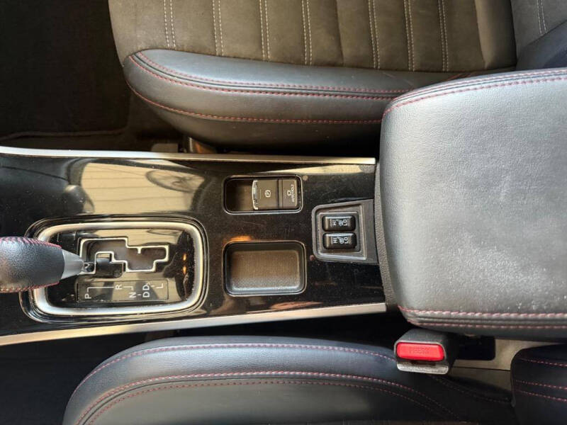 2020 Mitsubishi Outlander LE