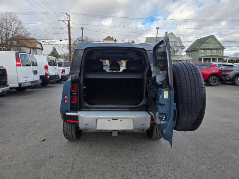2024 Land Rover Defender 110 P300 S