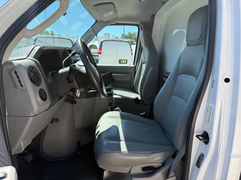 2013 Ford E-Series E-350 SD