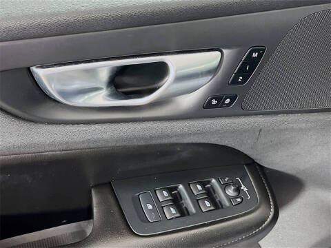 2023 Volvo S60 B5 Core Dark Theme