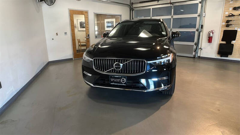 2023 Volvo XC60 B5 Plus Bright Theme