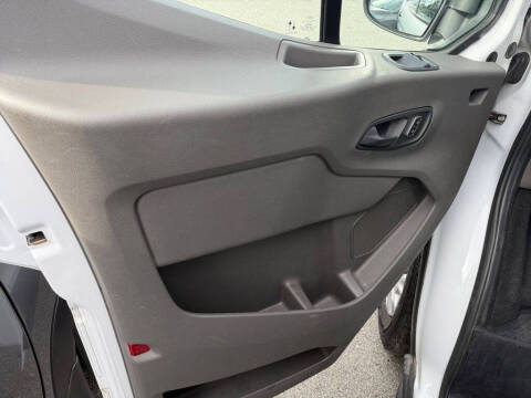 2023 Ford Transit 350 XLT