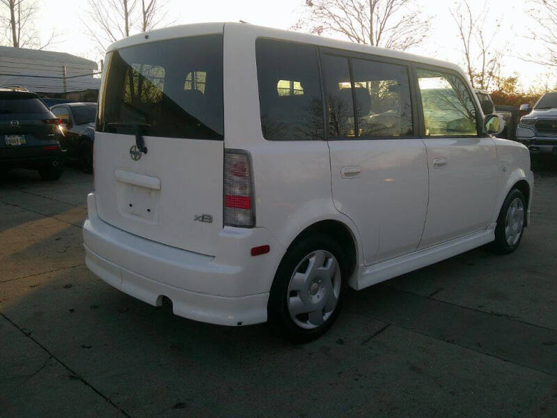 2005 Scion xB