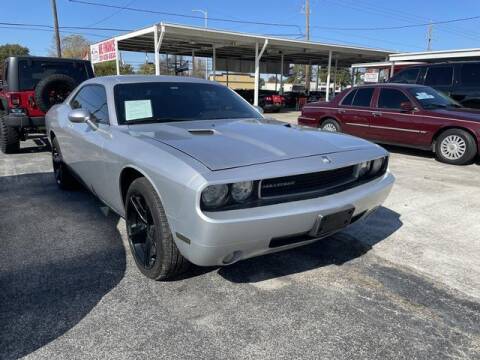 2009 Dodge Challenger for sale at CE Auto Sales in Baytown TX
