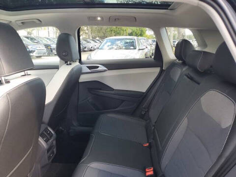 2025 Volkswagen Taos SE