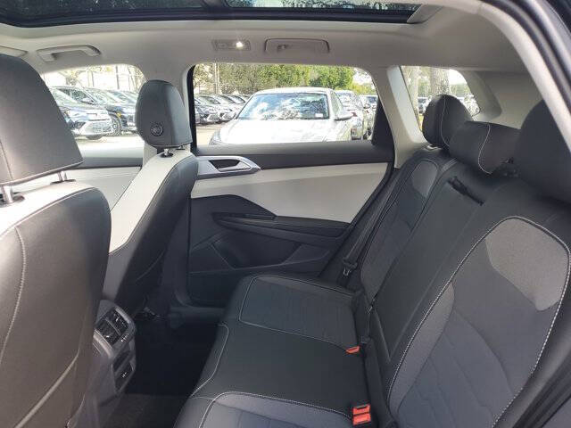 2025 Volkswagen Taos SE