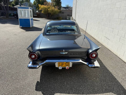 1957 Ford Thunderbird
