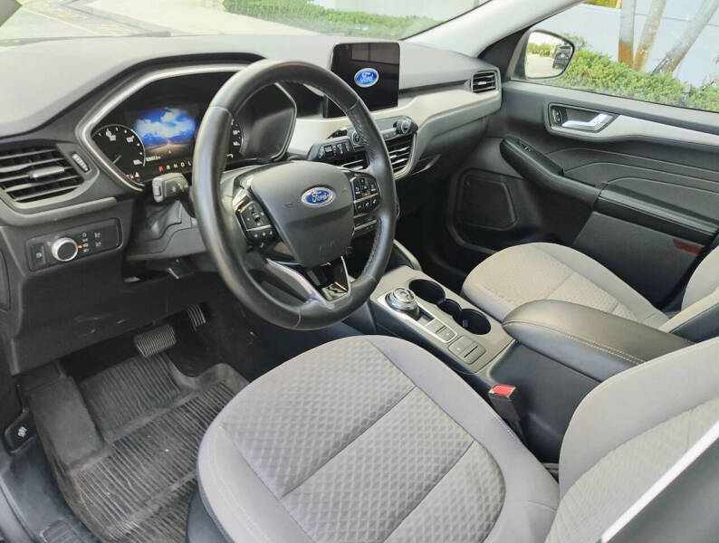 2021 Ford Escape Hybrid SE