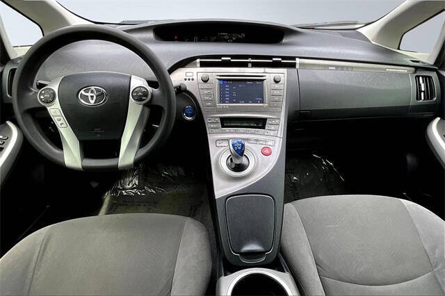 2012 Toyota Prius Plug-in Hybrid Advanced
