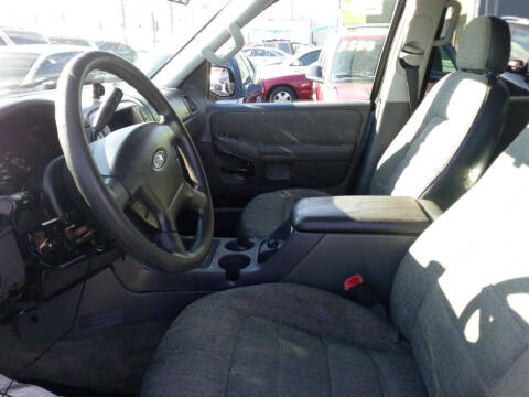 2004 Ford Explorer XLS