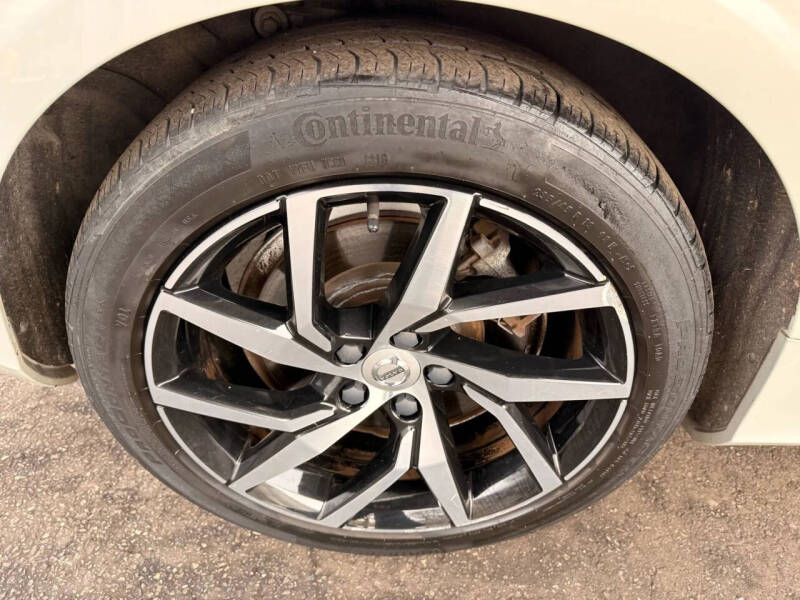 2019 Volvo S60 T6 Momentum