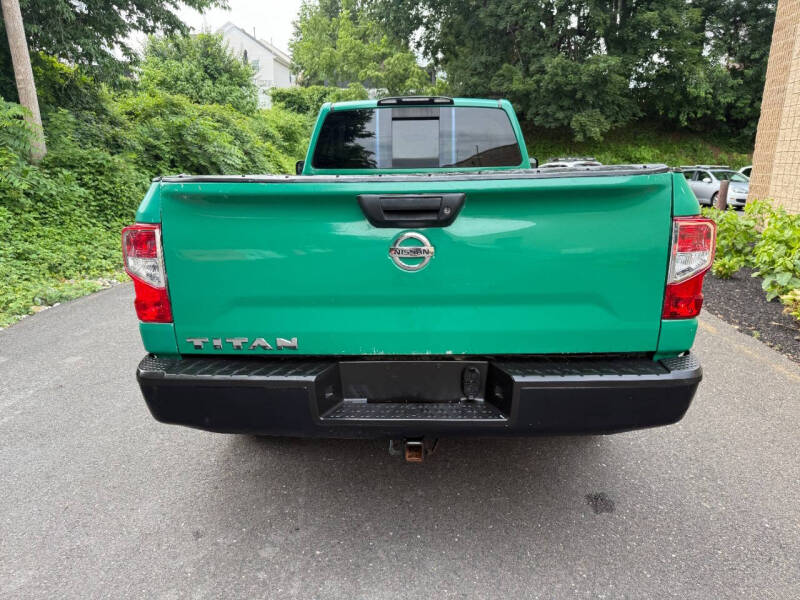 2017 Nissan Titan SV