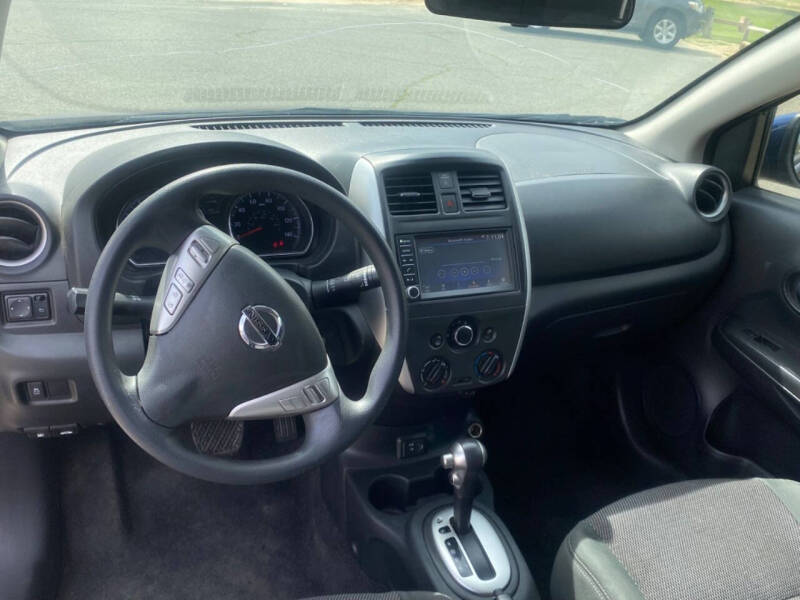 2019 Nissan Versa SV