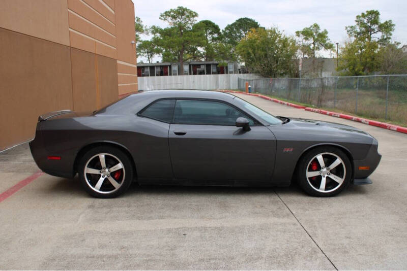 2013 Dodge Challenger SRT8 photo 6