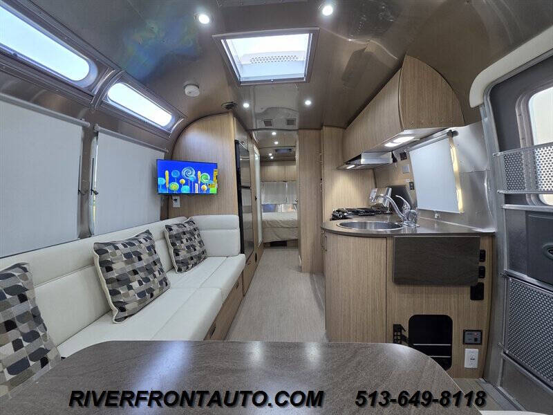 2018 Airstream Flying Cloud 25FB
