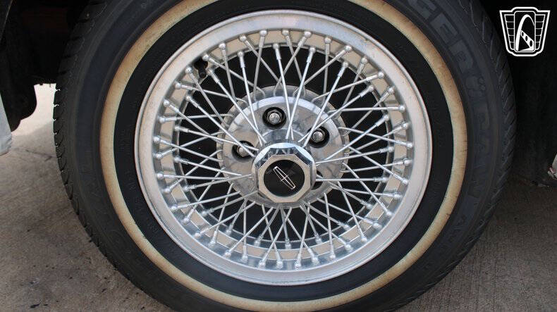 1982 Lincoln Mark VI