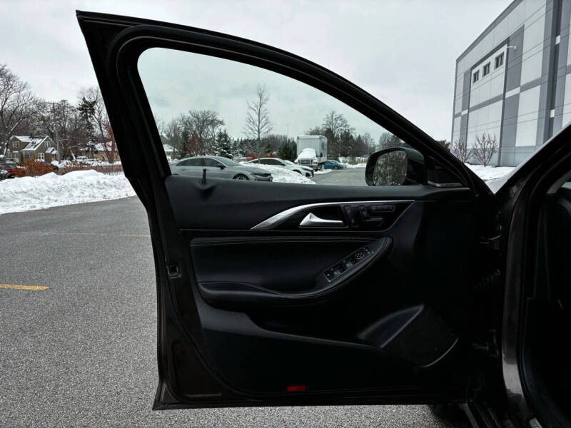 2017 Infiniti QX30 Premium