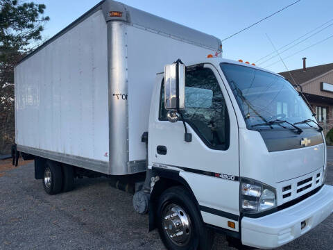 2007 Chevrolet W4500 for sale at Cape Cod Carz in Hyannis MA