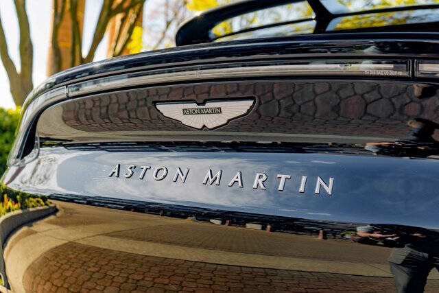 2021 Aston Martin DBX 13