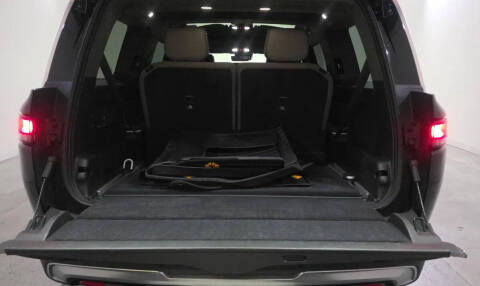 2024 Rivian R1S Adventure