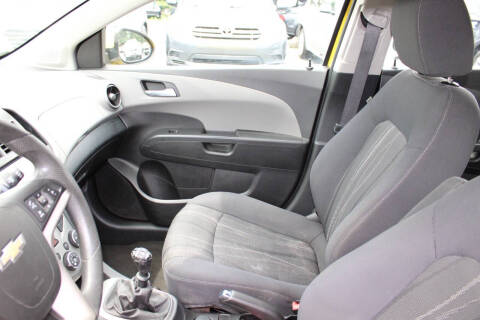 2016 Chevrolet Sonic LT Manual