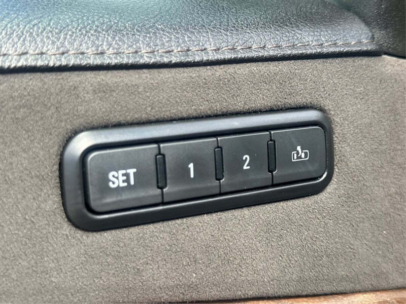 2018 Cadillac Escalade Luxury